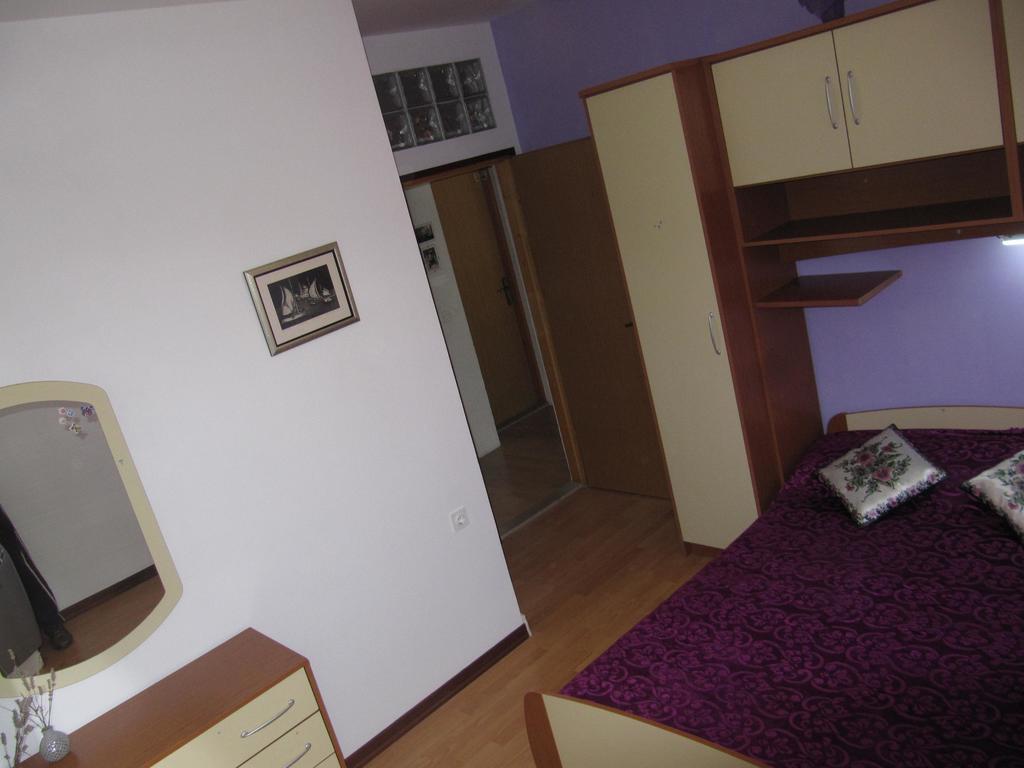 Apartmans And Rooms Dunjini Dvori Korčula Exterior foto