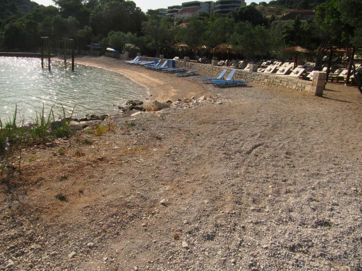 Apartmans And Rooms Dunjini Dvori Korčula Exterior foto